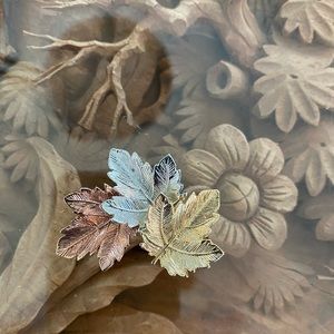 Beautiful tri-color leaf lapel pin